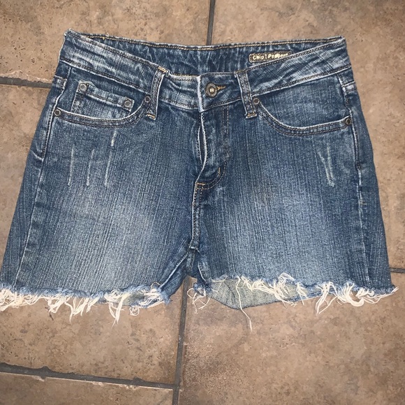 Distressed frayed shorts - Picture 1 of 4